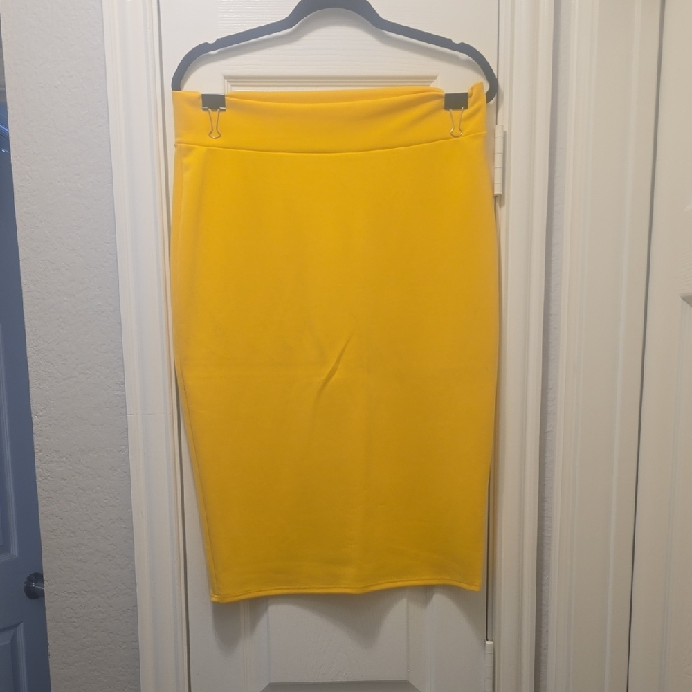 Bold Yellow Knee-Length Pencil Skirt for Casual Wear